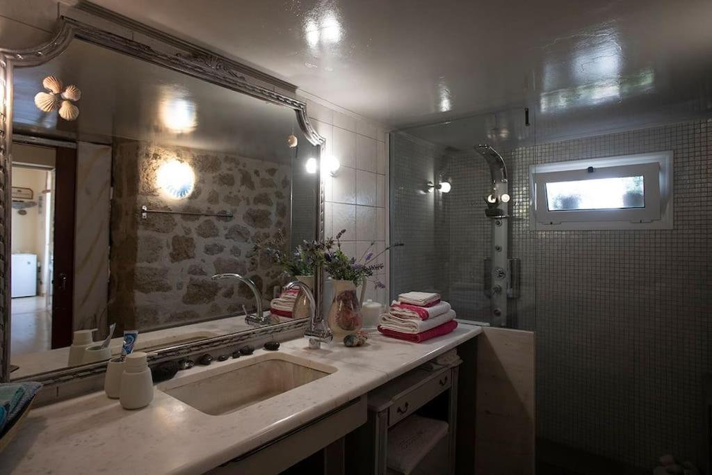 Stone Suite In The Center Of Korinth Exterior foto